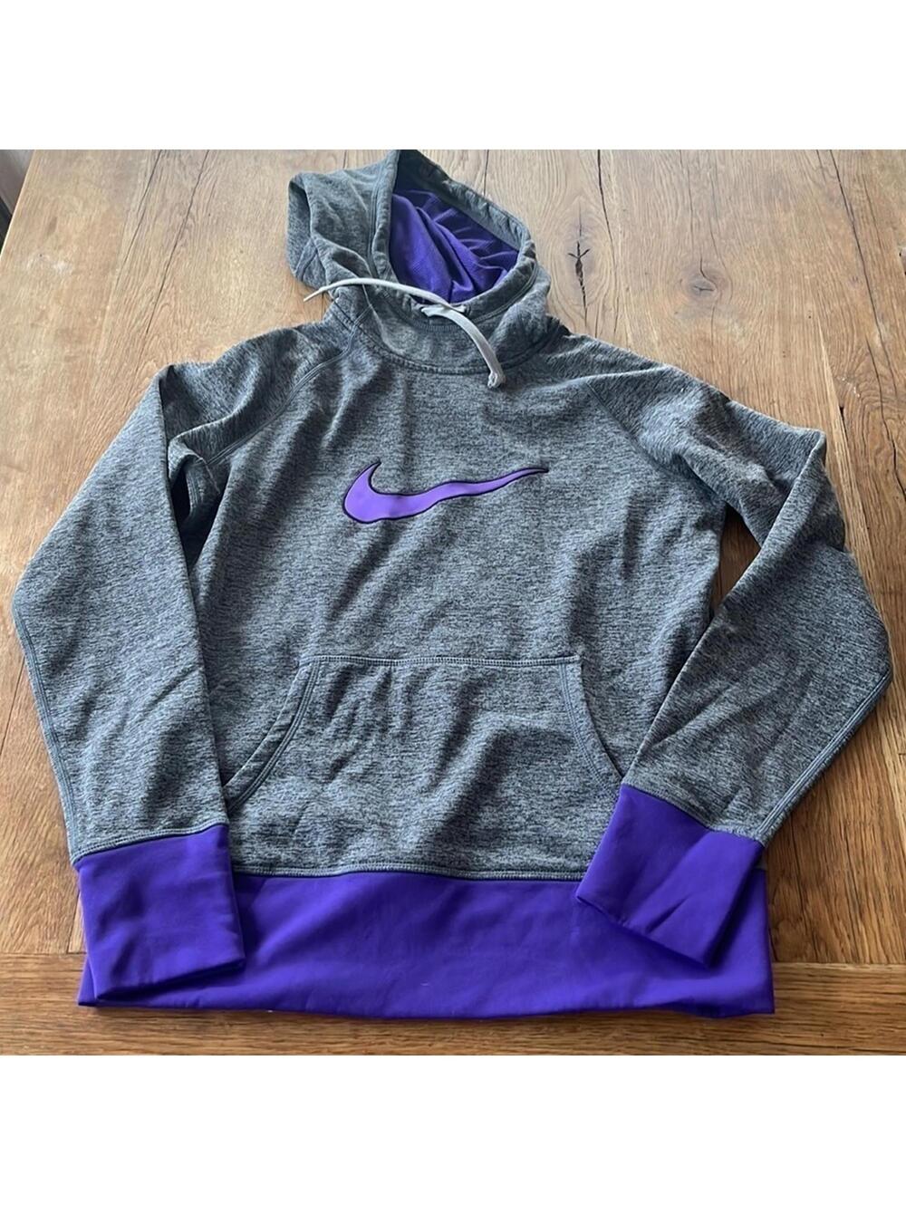 𝅺NIKE Therma Fit Cow Neck Style Hoodie in Gray and Purple size Small